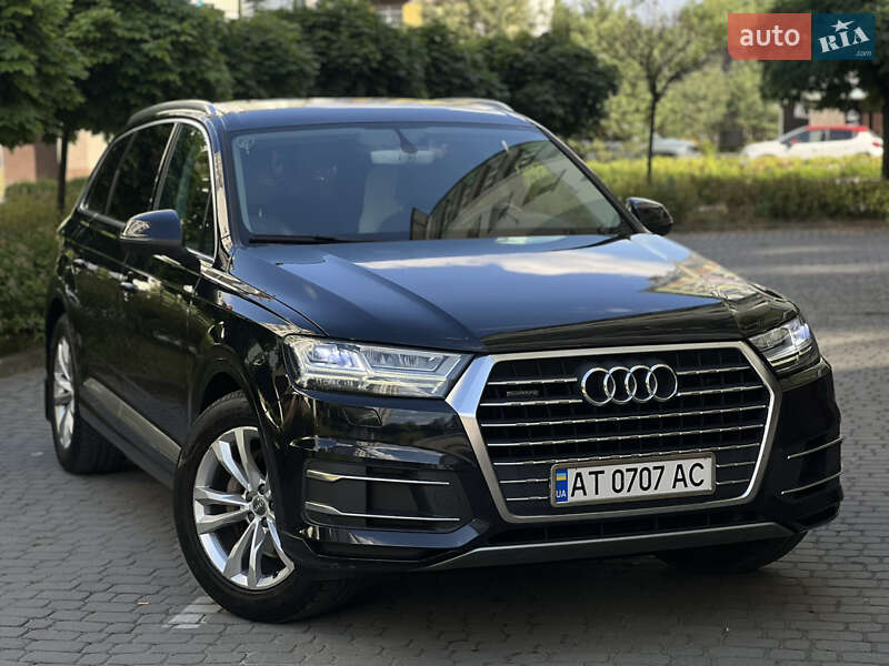 Позашляховик / Кросовер Audi Q7 2016 в 