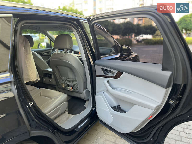Позашляховик / Кросовер Audi Q7 2016 в Івано-Франківську