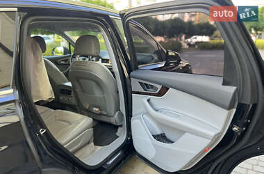 Позашляховик / Кросовер Audi Q7 2016 в 