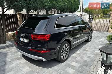 Внедорожник / Кроссовер Audi Q7 2016 в 