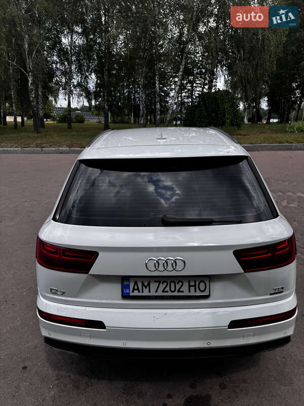 Позашляховик / Кросовер Audi Q7 2017 в Житомирі