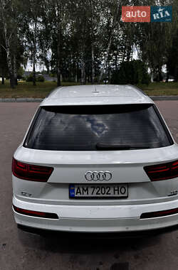 Внедорожник / Кроссовер Audi Q7 2017 в 