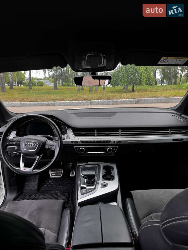 Позашляховик / Кросовер Audi Q7 2017 в Житомирі