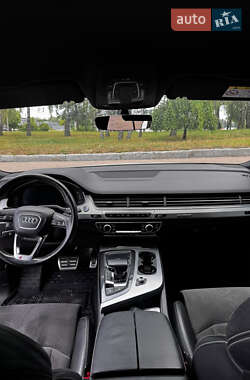 Внедорожник / Кроссовер Audi Q7 2017 в 