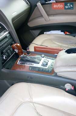 Внедорожник / Кроссовер Audi Q7 2007 в 