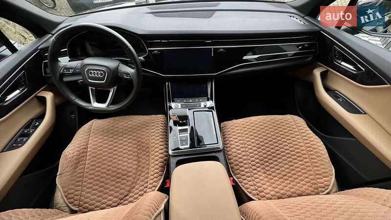 Внедорожник / Кроссовер Audi Q7 2021 в Воловце