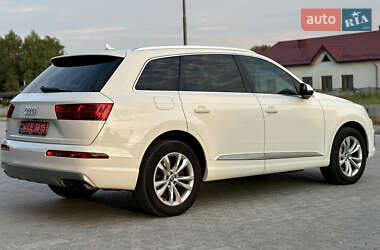 Позашляховик / Кросовер Audi Q7 2018 в 