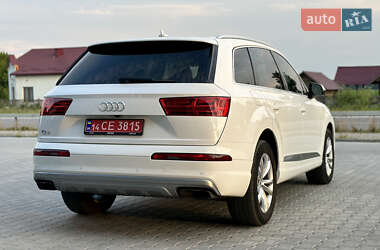 Позашляховик / Кросовер Audi Q7 2018 в 