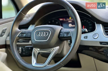Позашляховик / Кросовер Audi Q7 2018 в 