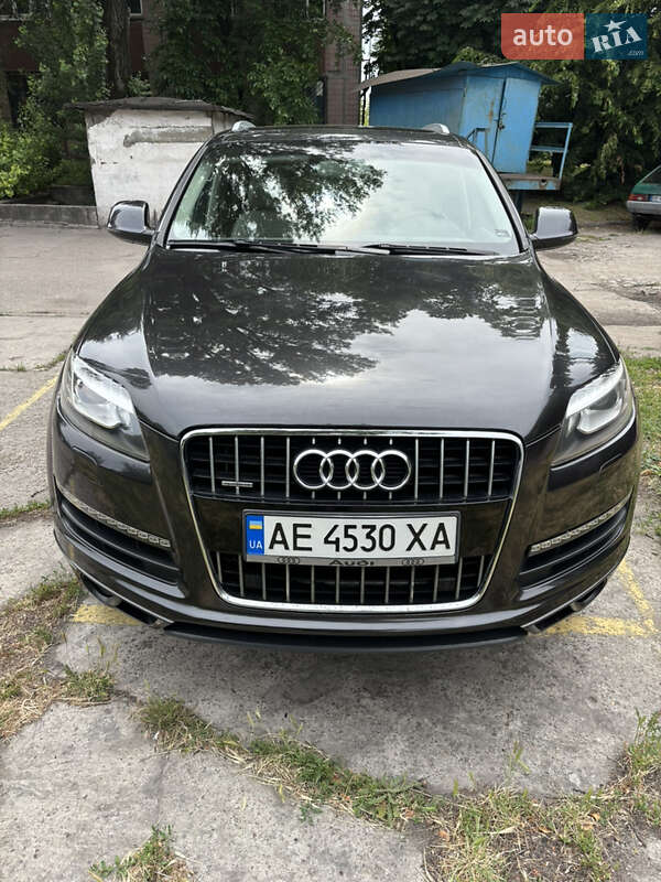 Позашляховик / Кросовер Audi Q7 2014 в Кам'янському