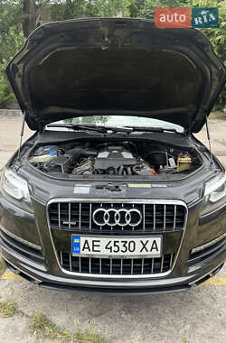 Внедорожник / Кроссовер Audi Q7 2014 в 