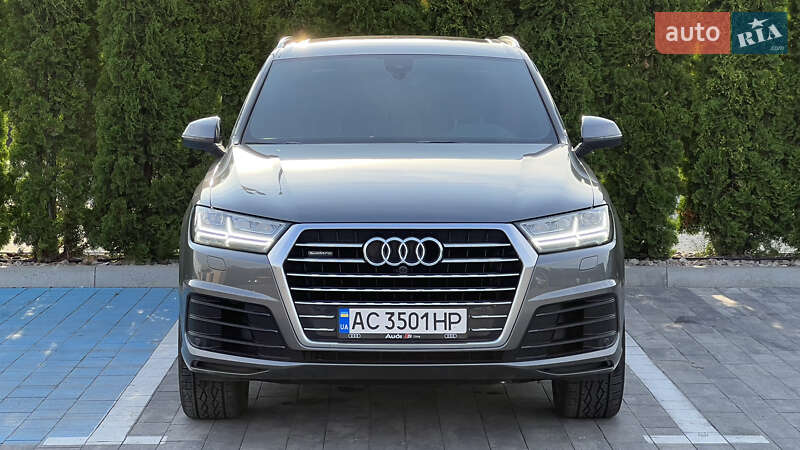 Позашляховик / Кросовер Audi Q7 2016 в Луцьку
