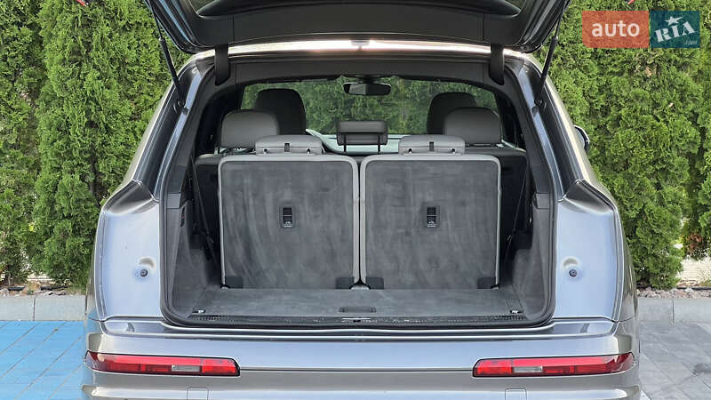Позашляховик / Кросовер Audi Q7 2016 в Луцьку