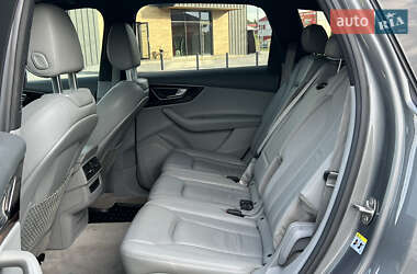 Внедорожник / Кроссовер Audi Q7 2016 в 