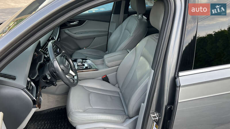Позашляховик / Кросовер Audi Q7 2016 в Луцьку