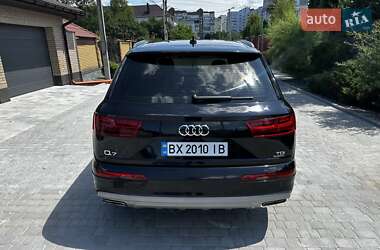 Внедорожник / Кроссовер Audi Q7 2015 в 