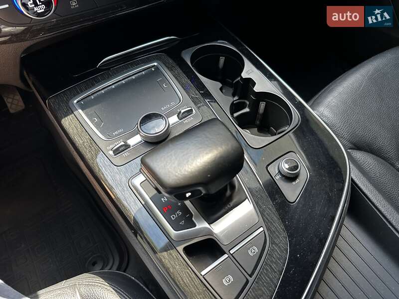 Позашляховик / Кросовер Audi Q7 2015 в Хмельницькому