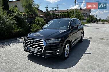 Внедорожник / Кроссовер Audi Q7 2015 в 