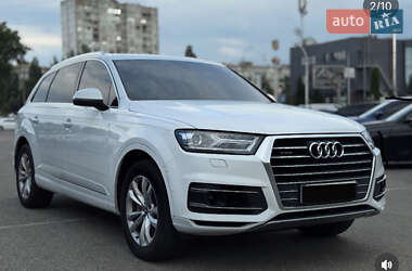 Внедорожник / Кроссовер Audi Q7 2016 в 