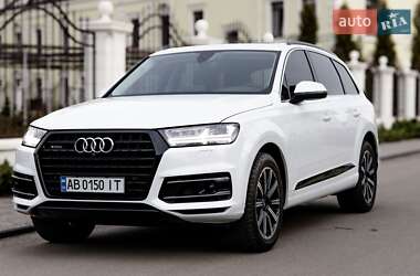 Позашляховик / Кросовер Audi Q7 2018 в 