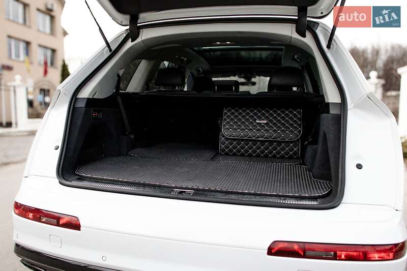 Внедорожник / Кроссовер Audi Q7 2018 в Виннице