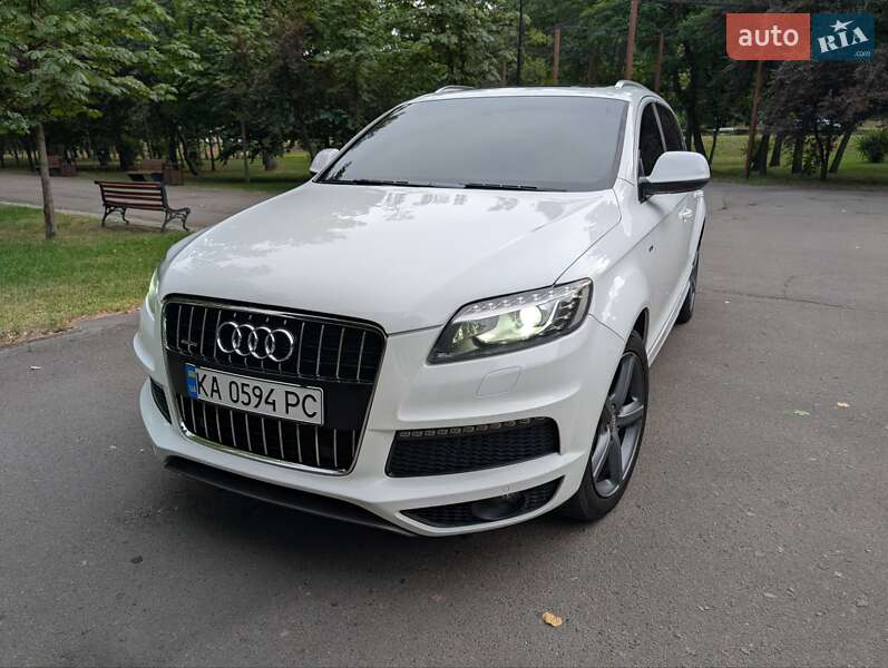 Позашляховик / Кросовер Audi Q7 2011 в 