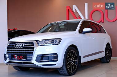 Внедорожник / Кроссовер Audi Q7 2015 в 