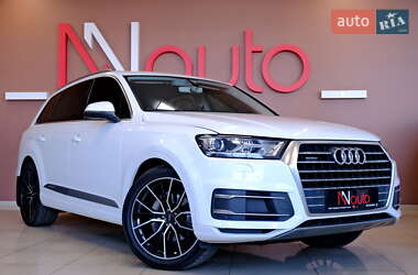 Внедорожник / Кроссовер Audi Q7 2015 в 