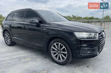Позашляховик / Кросовер Audi Q7 2019 в 