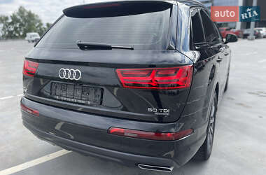 Позашляховик / Кросовер Audi Q7 2019 в 