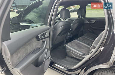Позашляховик / Кросовер Audi Q7 2019 в 
