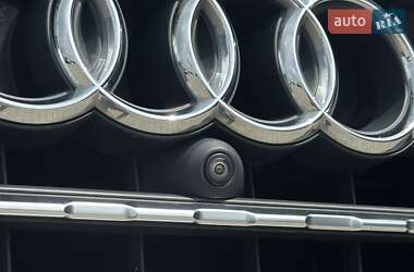 Позашляховик / Кросовер Audi Q7 2016 в 