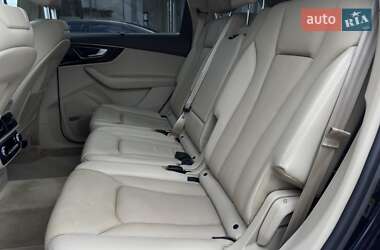 Позашляховик / Кросовер Audi Q7 2016 в 
