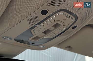 Позашляховик / Кросовер Audi Q7 2016 в 