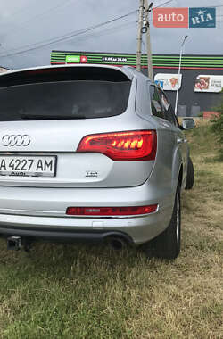 Внедорожник / Кроссовер Audi Q7 2010 в 