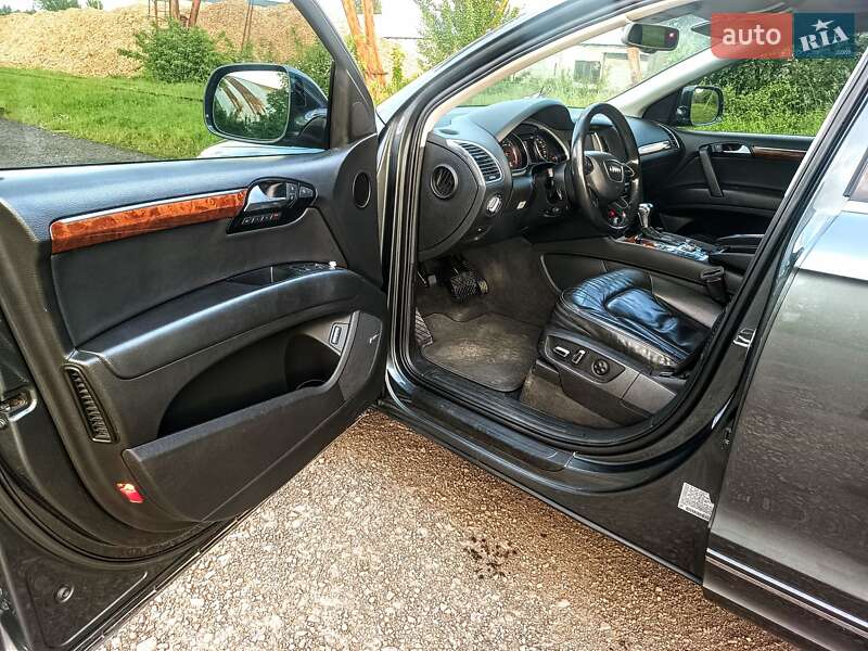 Позашляховик / Кросовер Audi Q7 2013 в Тячеві