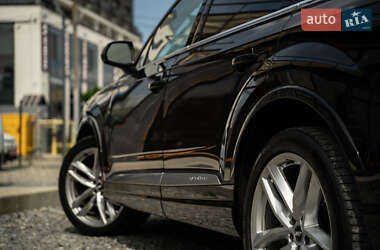 Внедорожник / Кроссовер Audi Q7 2016 в 