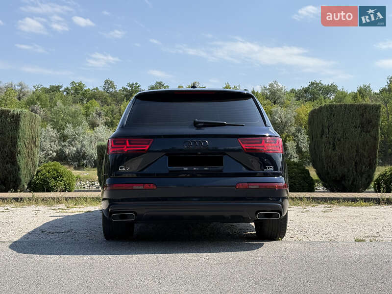 Позашляховик / Кросовер Audi Q7 2016 в Дніпрі