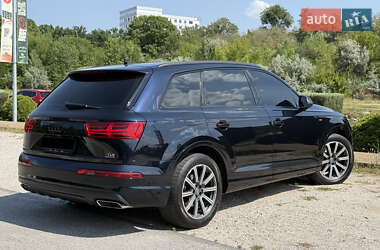 Внедорожник / Кроссовер Audi Q7 2016 в 