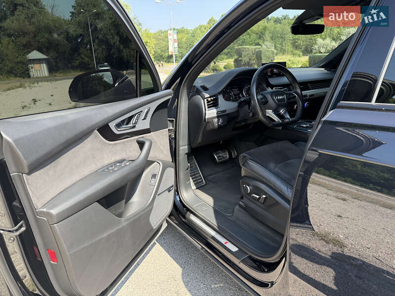 Позашляховик / Кросовер Audi Q7 2016 в Дніпрі