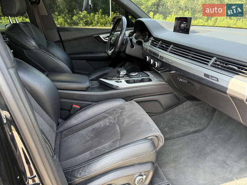 Позашляховик / Кросовер Audi Q7 2016 в Дніпрі