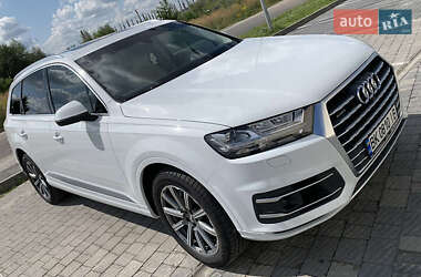 Позашляховик / Кросовер Audi Q7 2017 в 