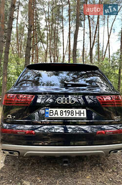 Внедорожник / Кроссовер Audi Q7 2017 в 
