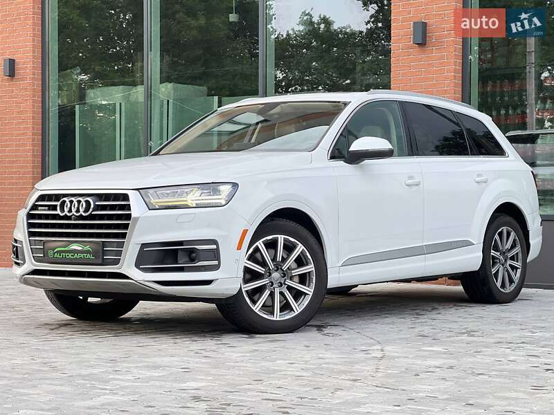 Позашляховик / Кросовер Audi Q7 2018 в 