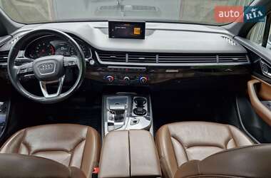 Внедорожник / Кроссовер Audi Q7 2016 в 