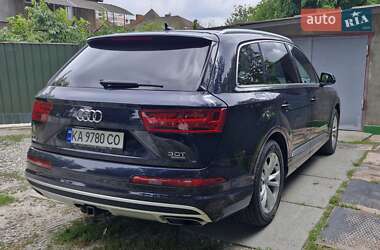 Внедорожник / Кроссовер Audi Q7 2016 в 