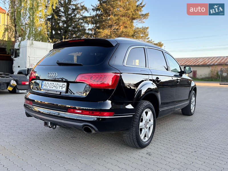 Позашляховик / Кросовер Audi Q7 2015 в Хусті