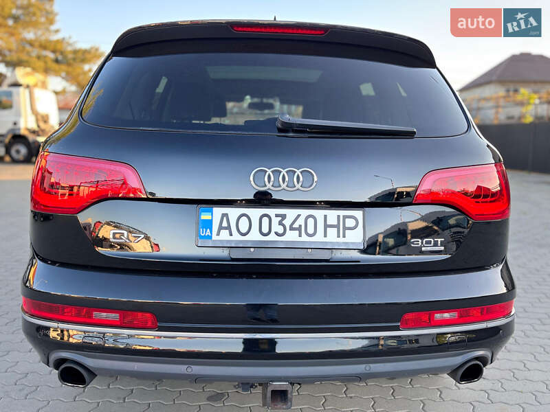 Позашляховик / Кросовер Audi Q7 2015 в Хусті