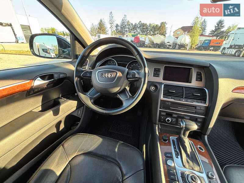 Позашляховик / Кросовер Audi Q7 2015 в Хусті