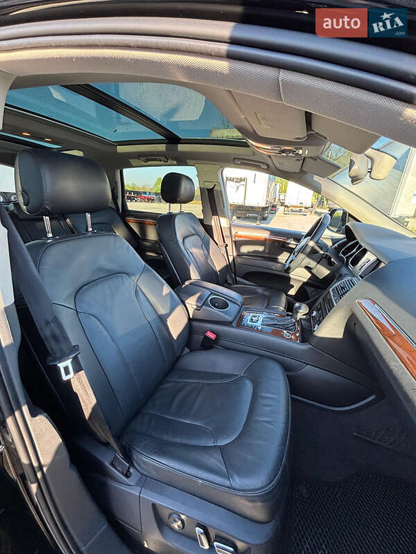 Позашляховик / Кросовер Audi Q7 2015 в Хусті